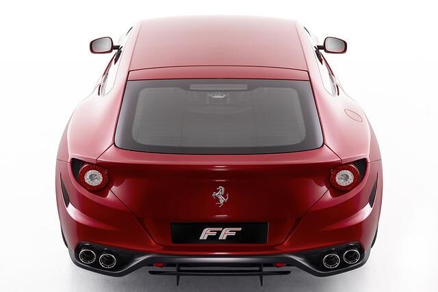 Der 4,90 Meter lange Shooting Brake aus der Feder von Pininfarina fällt vor allem durch sein bulliges Heck auf