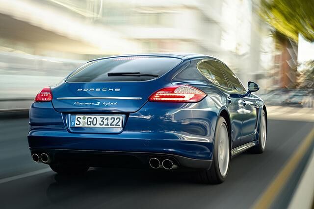 Der Porsche sprintet Dank einer Systemleistung von 279 kW/380 PS bei Bedarf auf 270 km/h
