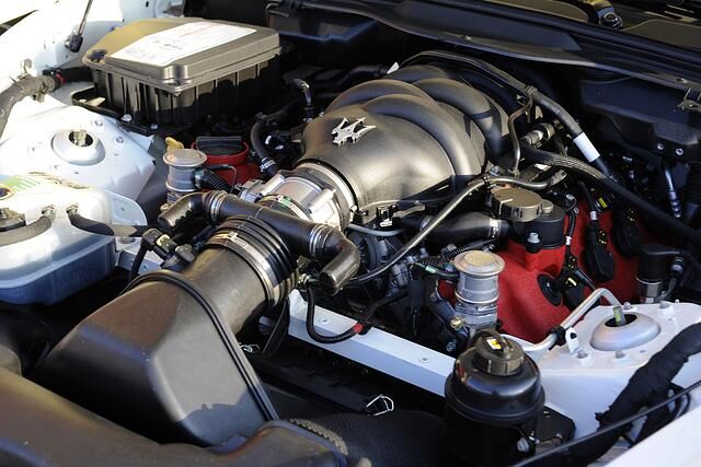 Der V8 leistet 331 kW/450 PS