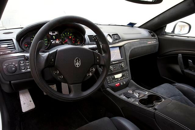 Mit  einem Preis von 152.320 Euro liegt der MC Stradale an der Spitze des Sportwagen-Programms der Marke