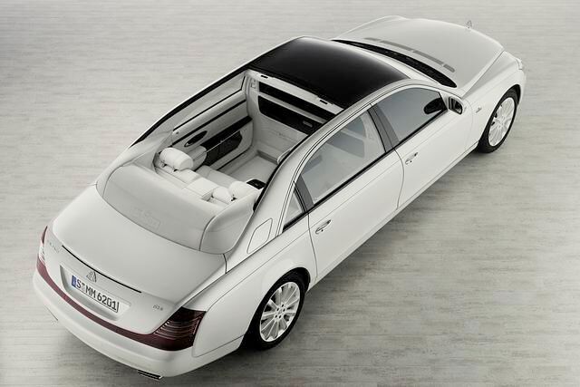 Im Maybach Landaulet sehen nur die Passagiere den ungefilterten Himmel