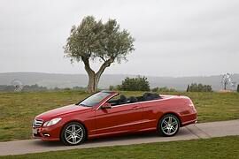 Mercedes-Benz E-Klasse Cabriolet: Über Technik definiert (Kurzbericht)