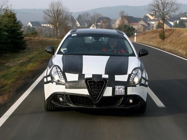 Alfa Giulietta: Mit Julchen auf Erprobungsfahrt, Fotot: B. Bessinger/SP-X