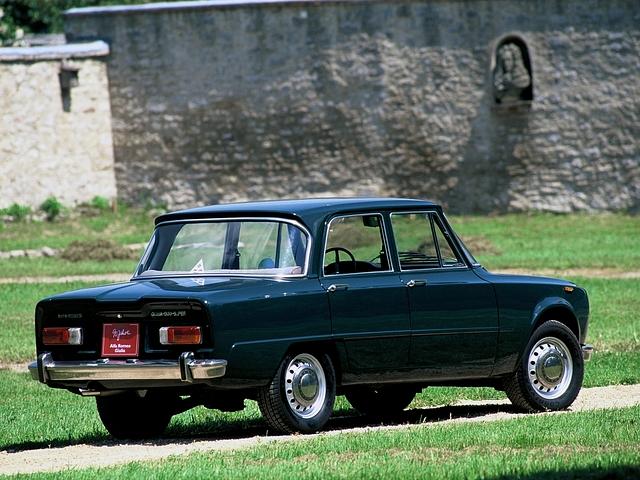 Alfa Giulietta: Mit Julchen auf Erprobungsfahrt, Guilia Berlina, Bj. 1962-1978, Foto: Alfa Romeo