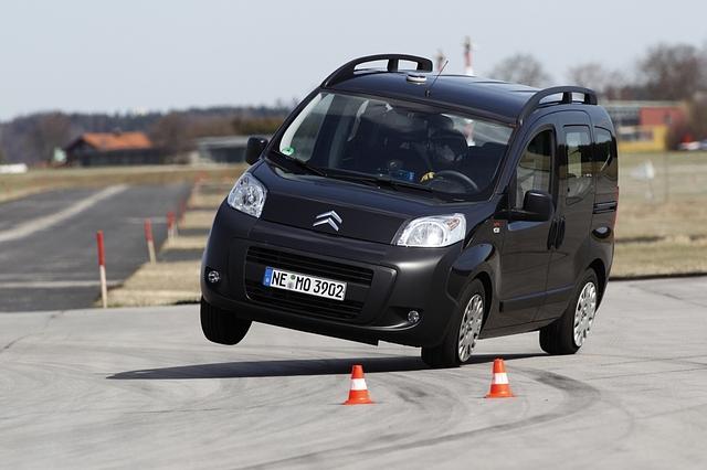 ADAC kippt Citroen Nemo. Foto: ADAC