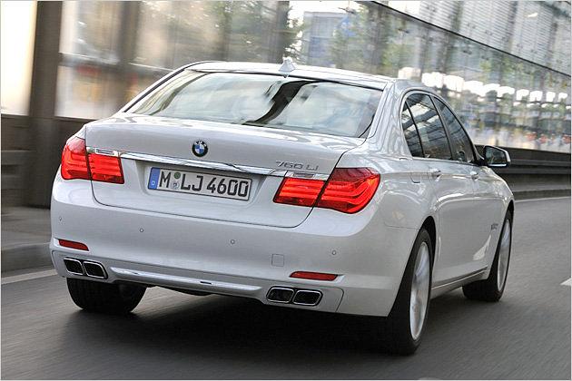 Äußerlich unterscheidet sich das neue Topmodell nur dezent von den Schwestermodellen der 7er-Reihe
