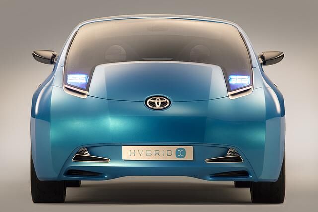 Hybrid-Van von Toyota