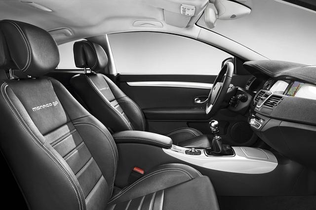 Renault Laguna Coupé-Sondermodell: Diesel in blütenweiß. Foto: Renault