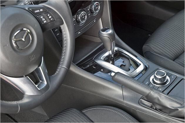 Darauf musste man lange warten: Endlich gibt es im Mazda 6 eine moderne Automatik mit sechs Stufen