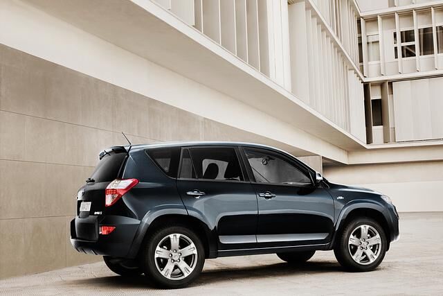 Überarbeiteter Toyota RAV4 ab sofort erhältlich. Foto: Toyota