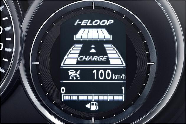 Im Bild: Die Anzeige für das i-Eloop-System, welches überschüssige Bewegungsenergie in einem Kondensator zwischenspeichert