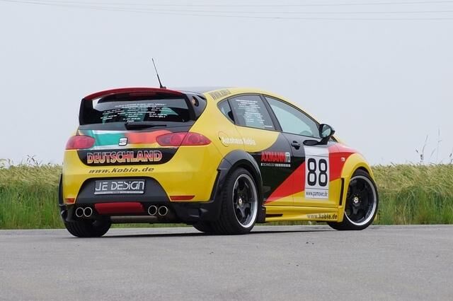 Böser Seat zur WM: Leon Cupra R \"Deutschland\". Foto: Kobia