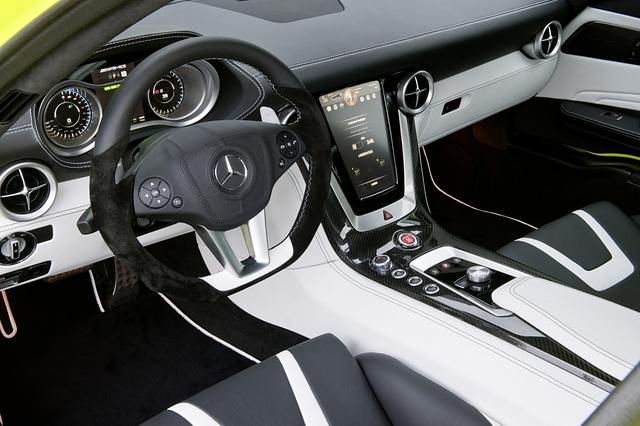 Mercedes-Benz SLS AMG E-Cell: Elektrischer Überflieger. Foto: Daimler