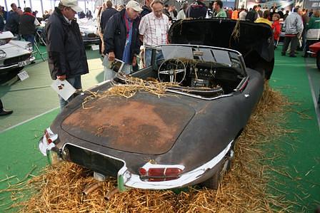 37. Oldtimer Grand-Prix 2009: Scheunenfund - der unrestaurierte Jaguar E-Type 3.8 stammt aus dem Jahre 1963