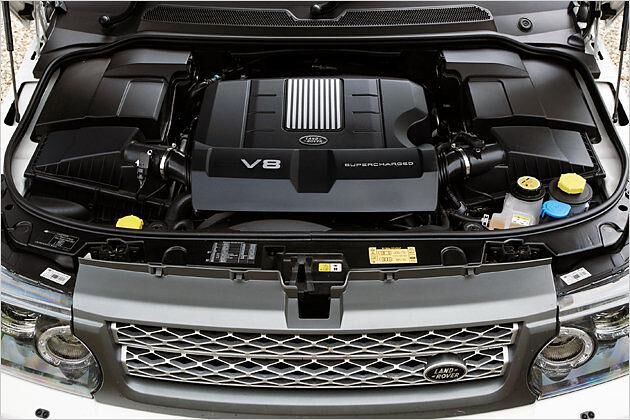 510 PS und ein maximales Drehmoment von 625 Newtonmeter generiert das 5,0-Liter-V8-Kompressor-Aggregat