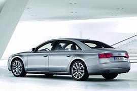 Audi A8 Lang: Zum Gefahrenwerden