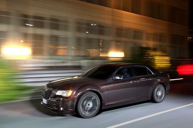 Die 5,08 Meter lange und ab Werk gut ausgestattete Limousine kostet 41.400 Euro