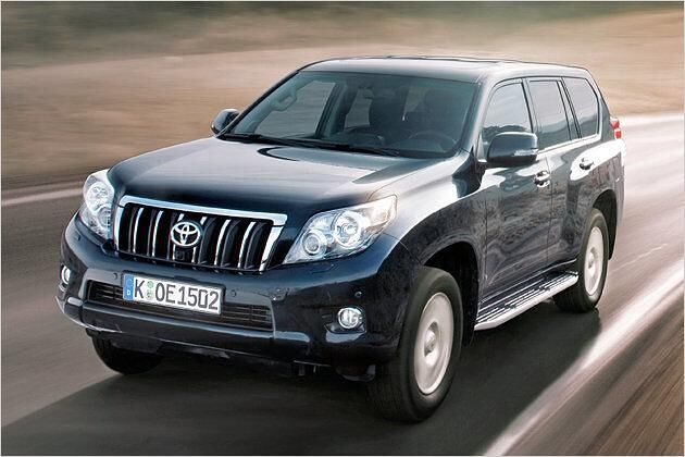 Mit neuer Optik geht der Toyota Land Cruiser an den Start