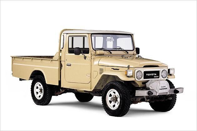 Der FJ45 trägt einen 3,9-Liter-Benziner mit 115 PS unter der Haube