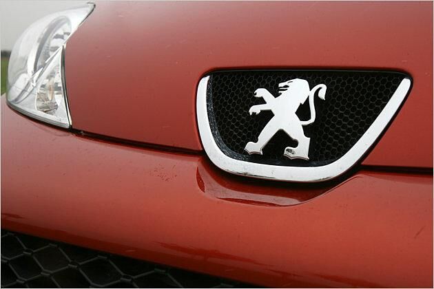 Die baugleichen Brüder des Peugeot 107 sind der Citroen C1 und der Toyota Aygo