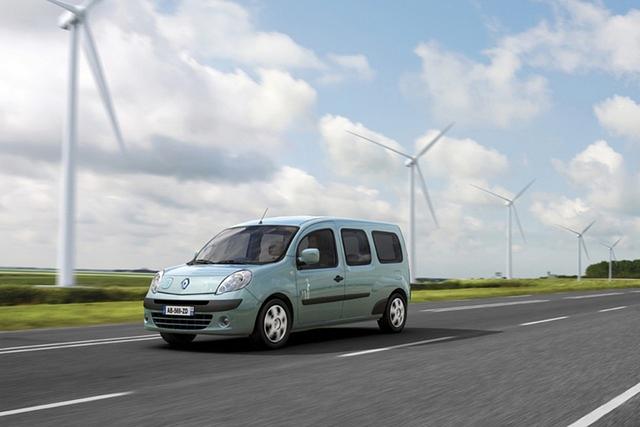 Neben zwei Kastenwagen gibt es einen fünfsitzigen Kombi