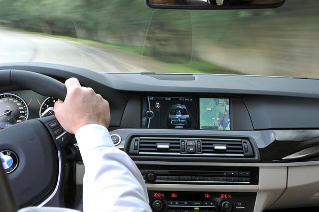 Die Leistungselektronik ist mit dem Navigationssystem Professional vernetzt