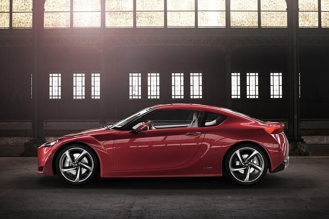 Die Sportwagenstudie wurde erstmals auf der Tokio Motorshow 2009 gezeigt
