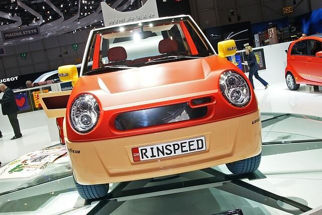 Elektromobil für den Strand: Rinspeed Bamboo