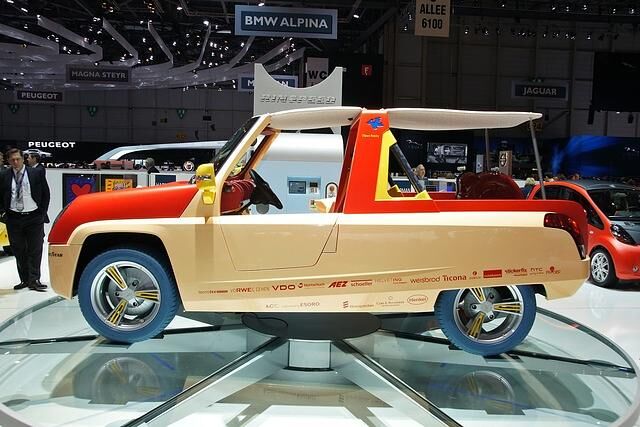 Elektromobil für den Strand: Rinspeed Bamboo