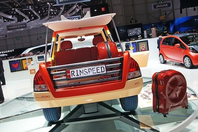 Elektromobil für den Strand: Rinspeed Bamboo