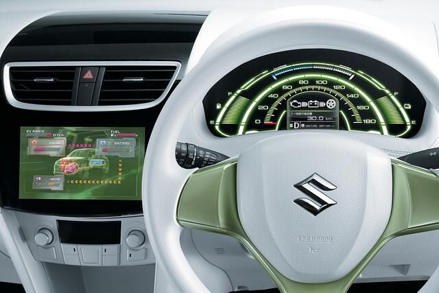 Suzuki will mit dem Swift EV Hybrid auch zeigen, dass man nicht auf die Elektro-Expertise von Volkswagen angewiesen ist. Das Ver