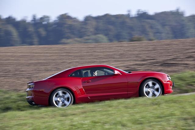 Der Chevrolet Camaro wird als ur-amerikanisches Fahrzeug von einem standesgemäßen V8 angetrieben