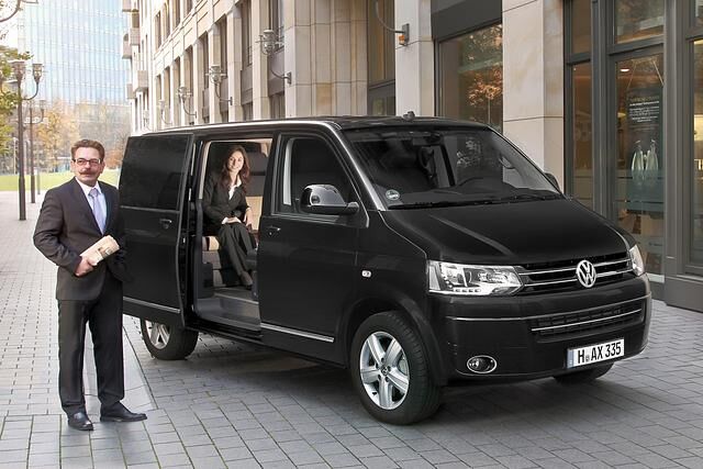 VW Bus Multivan Business - Rollendes Büro