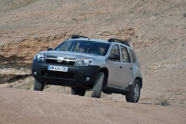 Der Dacia Duster spart nicht nur an der Leistung, sondern auch beim Verbrauch