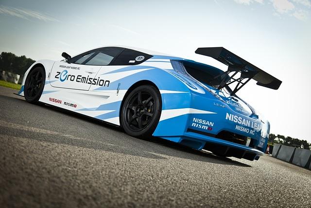Bis Tempo 50 kann die elektrische Flunder mit jedem Supersportwagen mithalten