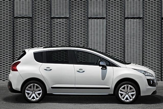 Der Diesel treibt die Vorderachse an, die Elektromotorn die Hinterräder