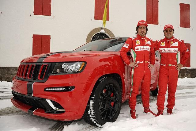Jeep Grand Cherokee SRT8 - Ferrari-rotes SUV
