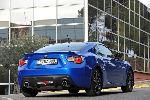 Entwickelt wurde das Fahrzeug gemeinsam mit Toyota, wo ein fast baugleiches Schwestermodell als GT-86 auf den Markt kommt