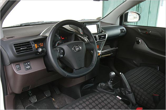 Ansprechend gemacht: Das Cockpit des iQ