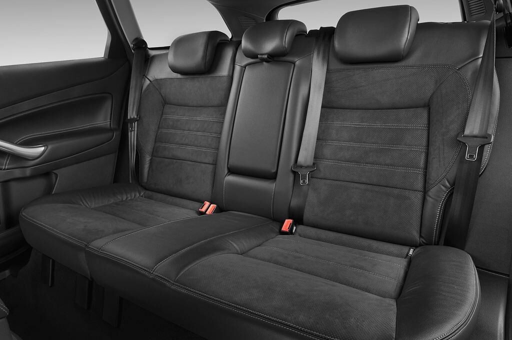 Ford Mondeo (Baujahr 2011) Titanium 5 Türen Rücksitze