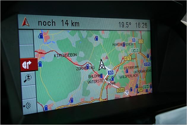 In der Navi-Übersichtskarte ist nicht zu erkennen, ob eine Tankstelle Erdgas führt