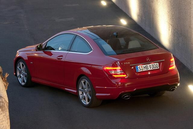 Zu den Konkurrenten gehören der Audi A5 und das BMW 3er Coupé