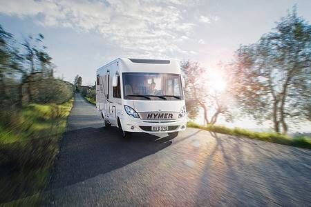Hymer B-Klasse Starline - Der große Bruder fährt Mercedes