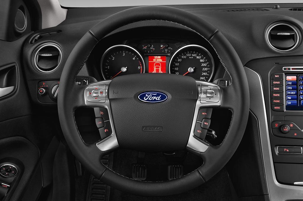Ford Mondeo (Baujahr 2011) Trend 5 Türen Lenkrad