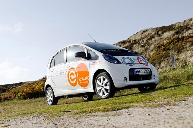 Zwei Ladestationen für Elektroautos gibt es jetzt auf Sylt