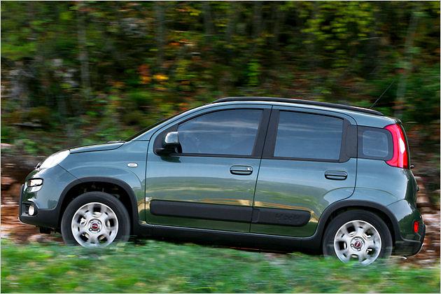 Der nur 3,87 Meter lange Kraxler ist wie der normale Panda stets fünftürig