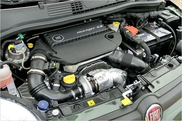 Unter der Haube arbeitet ein 1,3-Liter-Diesel mit 75 PS, der etwas laut ist, aber viel Drehmoment bietet