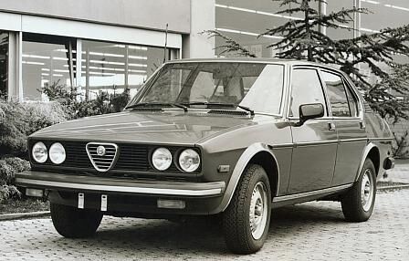 Alfa Romeo Alfetta (US-Version) - gut zu sehen sind die unförmigen Stoßfänger, die US-Sicherheitsvorschriften geschuldet waren