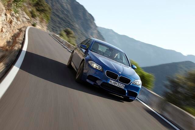 Der neue M5 wiegt mit 1.870 Kilogramm rund 100 Kilo mehr als sein Vorgänger
