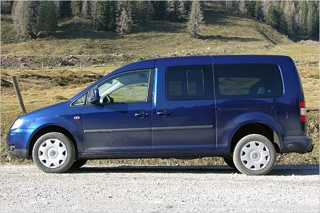Der stets siebensitzige Maxi ist 4,88 Meter lang - 47 Zentimeter länger als der normale Caddy